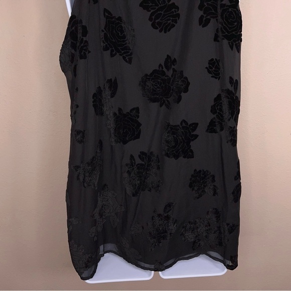 SIZE 12 TORRID 0 BLACK FLORAL VELVET ACCENT TANK SLEEVELESS FLOWY HALTER GOTH - Picture 10 of 14